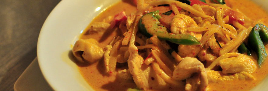 Thai food at Pongsri restaurant