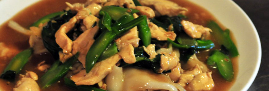 Thai food at Pongsri restaurant