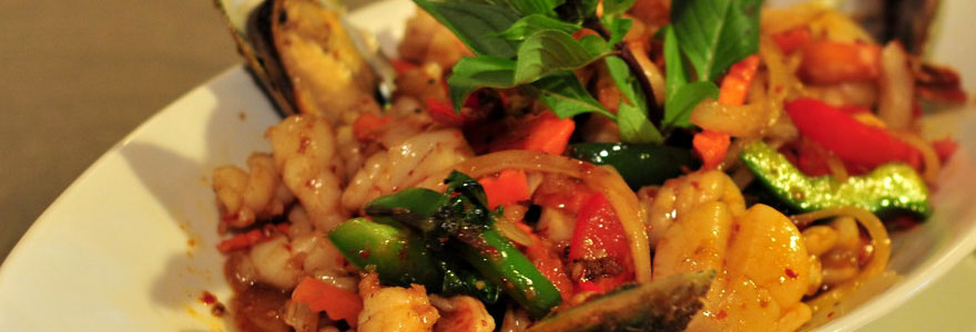 Thai food at Pongsri restaurant