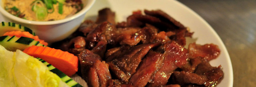 Thai food at Pongsri restaurant