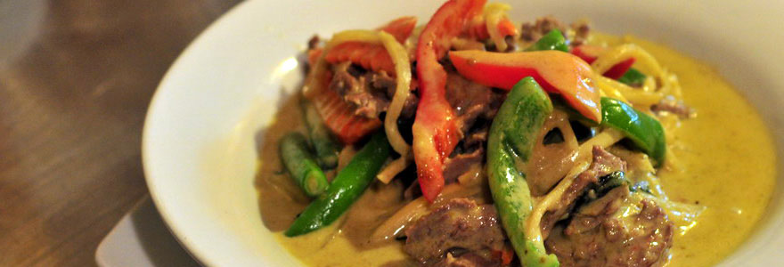 Thai food at Pongsri restaurant