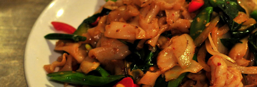 Thai food at Pongsri restaurant